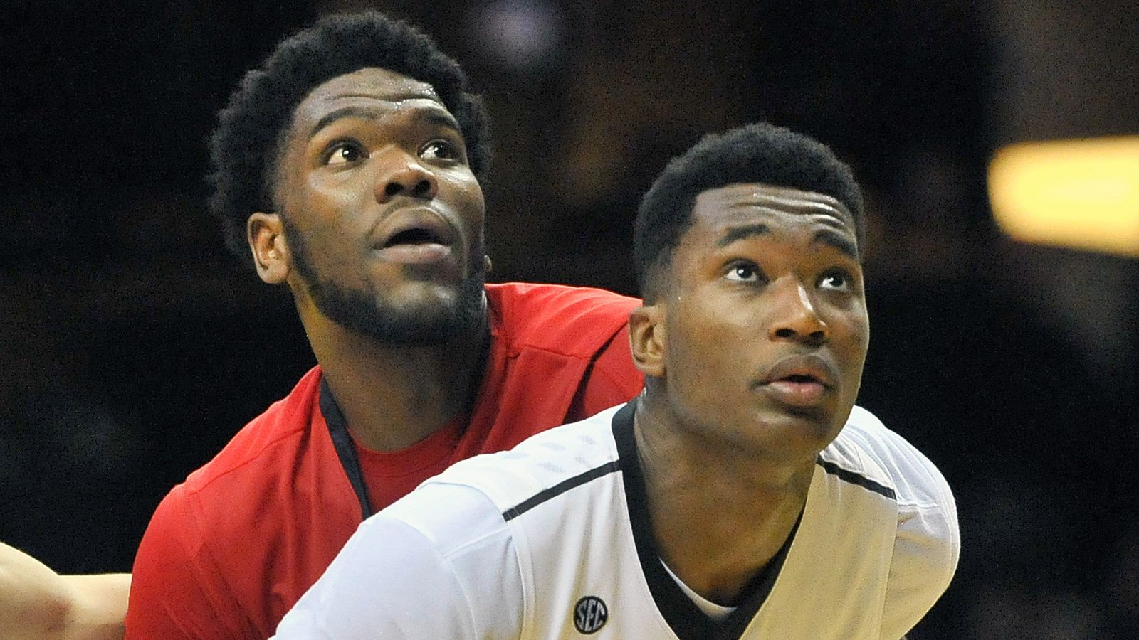 AP Top 25 Indiana up to No 2 as Vanderbilt reaches top 10 in poll for first time since 1947 20251019 204929