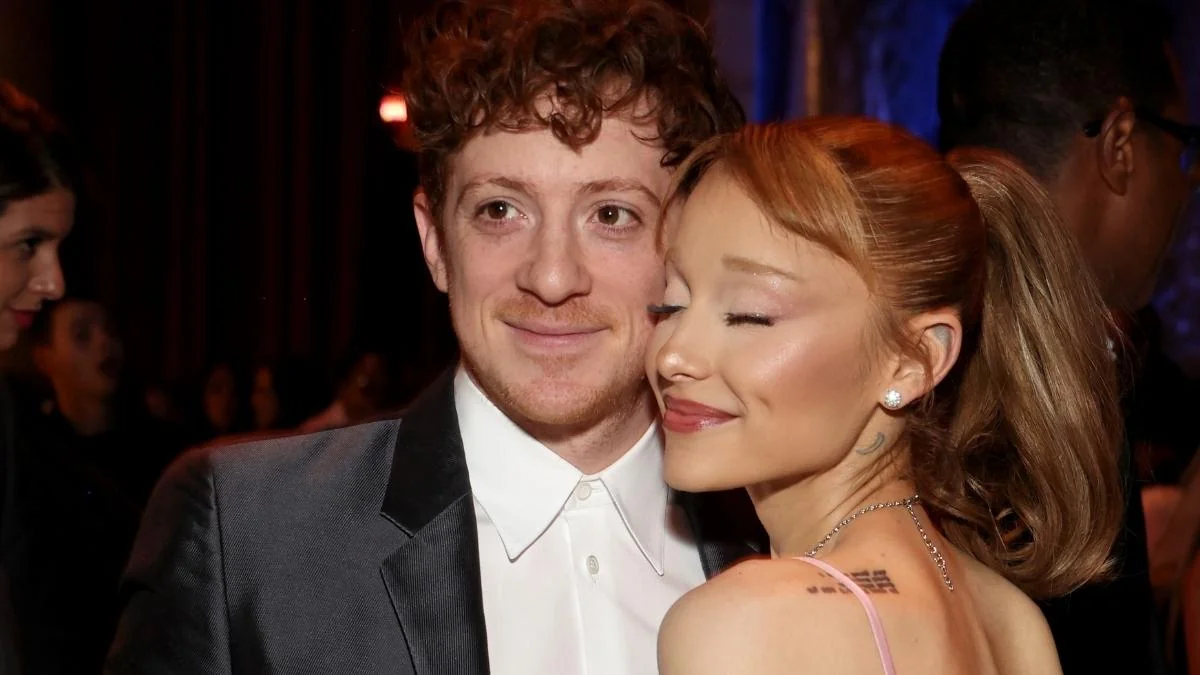 Ariana Grandes Boyfriend Feeling Small Due To Her 20251022 123253
