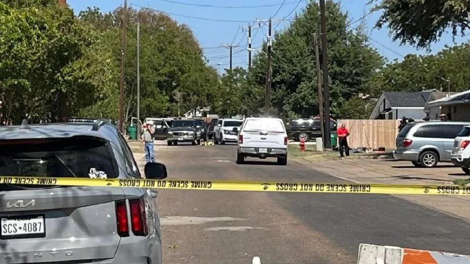 At least 2 killed several others injured in shooti 20251025 160501