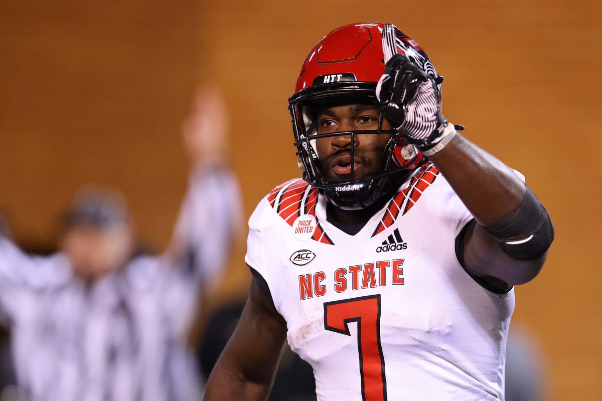 Bam Knight Or Michael Carter Could Lead Arizona Cardinals Running Backs 20251019 232007