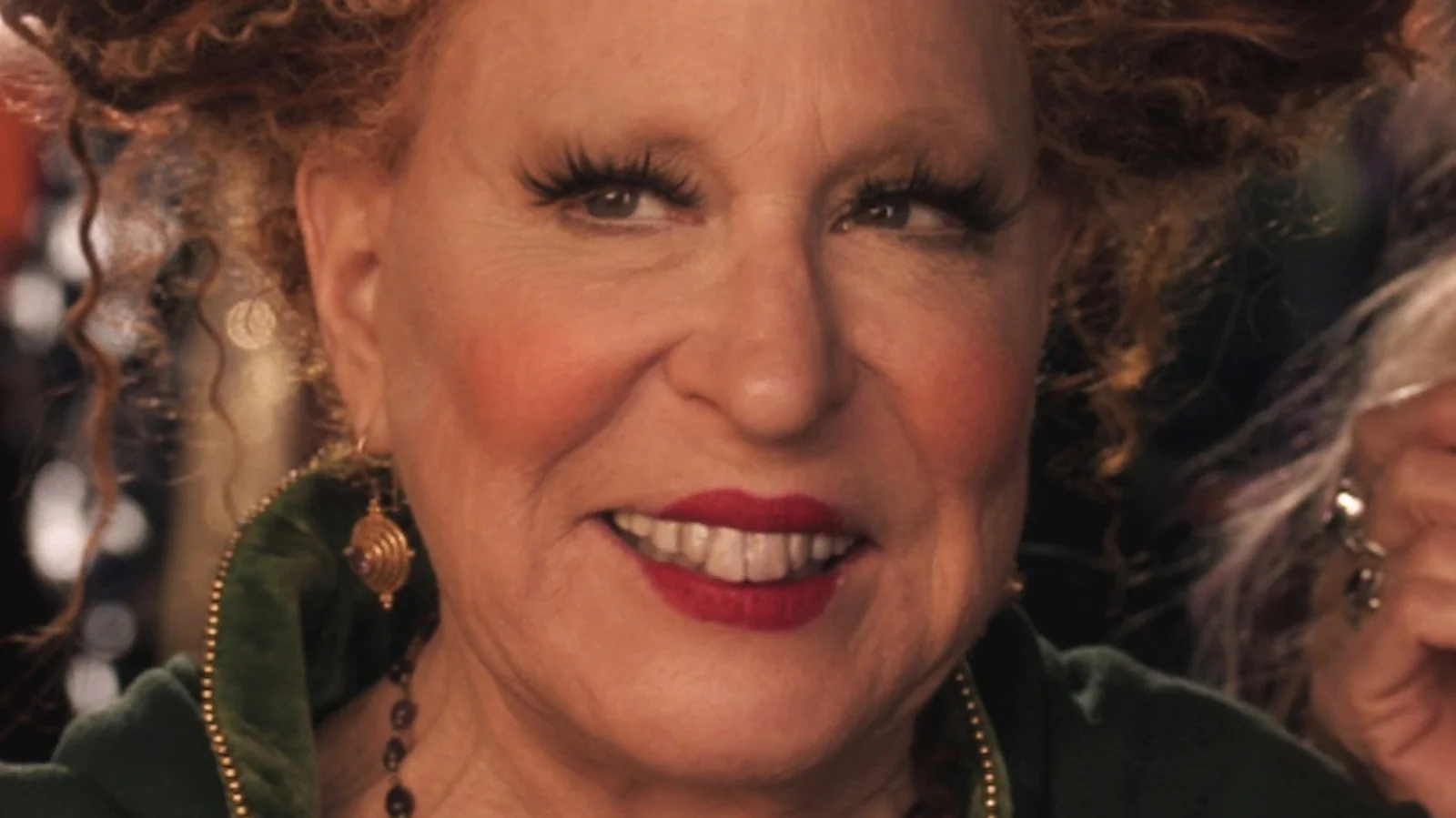 Bette Midler Says Shes Read the Hocus Pocus 3 Scri 20251023 030839