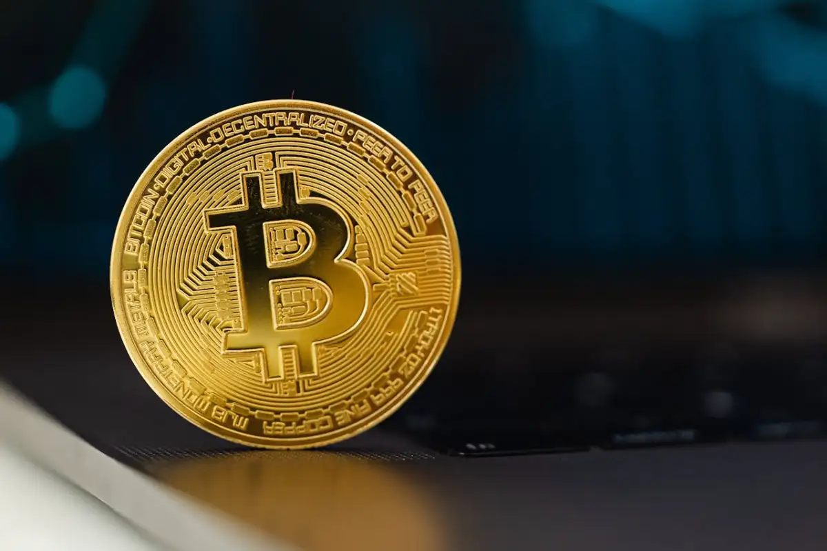 Bitcoin Holds 2-Month High Above $120k, This Crypto Stock Soars 150%