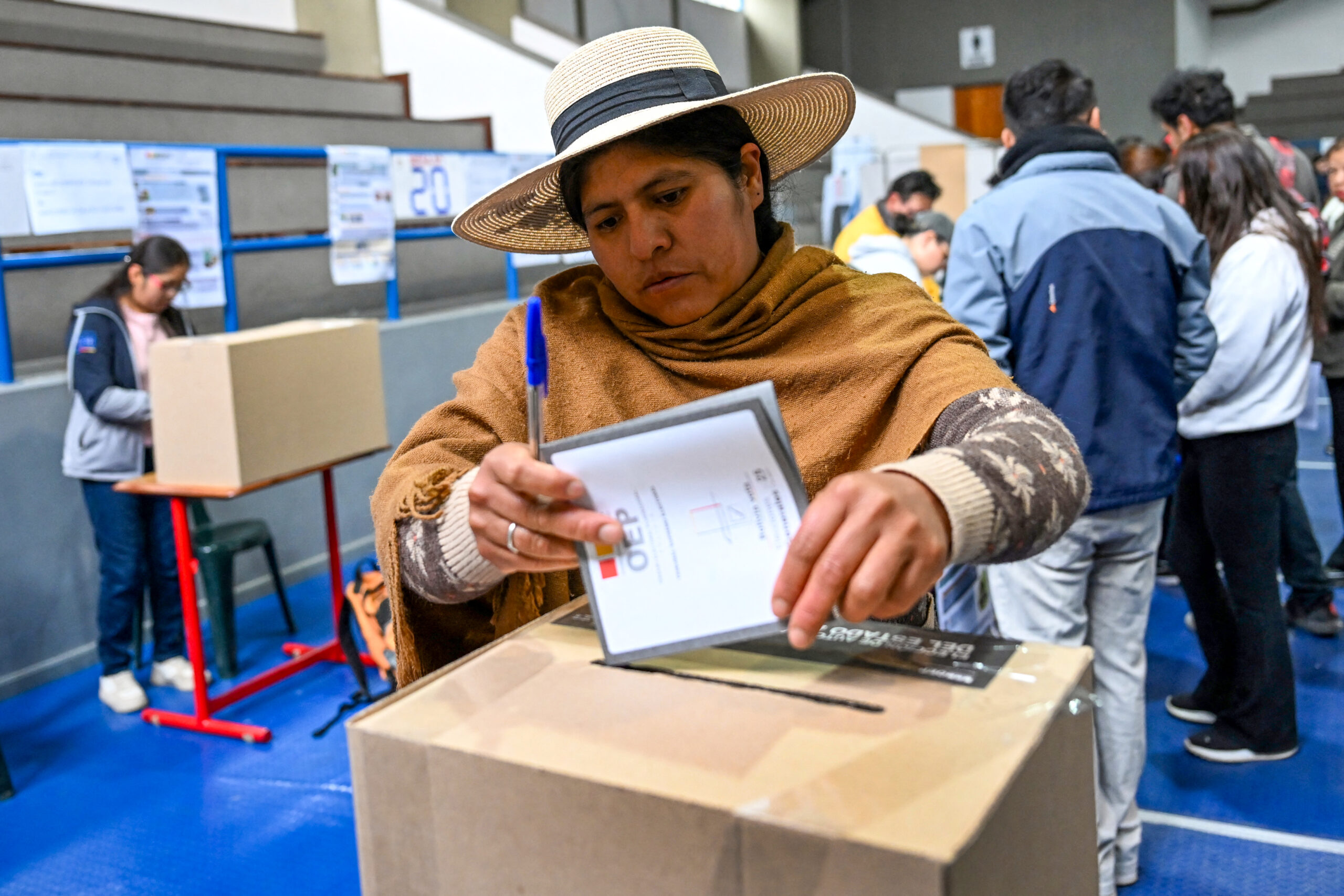 Bolivia votes in run off to end nearly 20 years of socialist government 20251020 074239 scaled