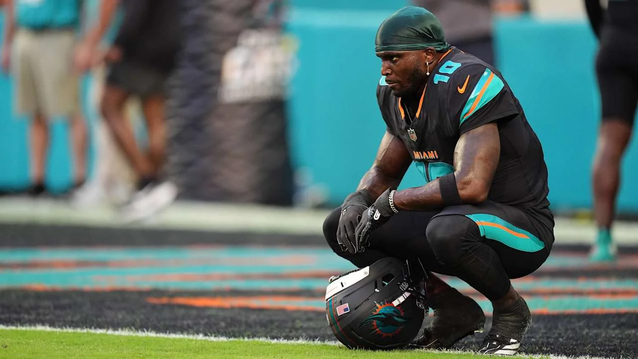 Dolphins Wr Tyreek Hill Uncertain About Future Aft 20251031 022820