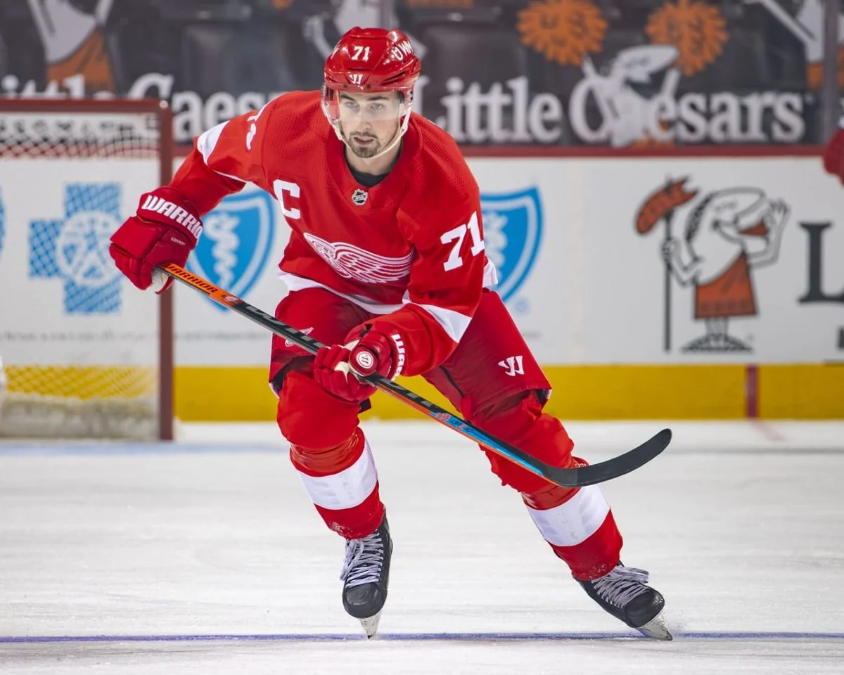 Dylan Larkin Sets Franchise Mark In Red Wings Win 20251023 033705