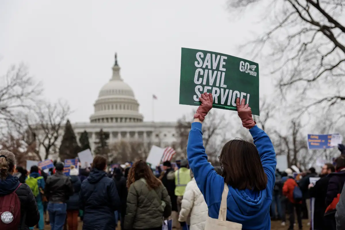 Federal Workers Allege Partisan OOO Edits