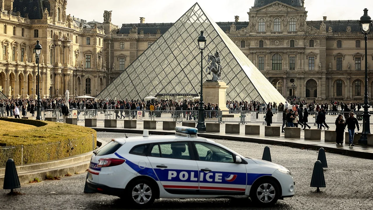 French officials arrest multiple suspects in Louvr 20251026 130622