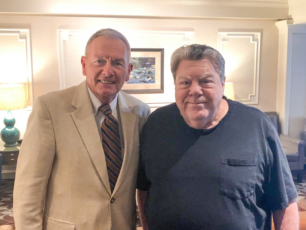 George Wendt Way Unveiled At 92Nd Place And Bell Street In Honor 20251020 051617