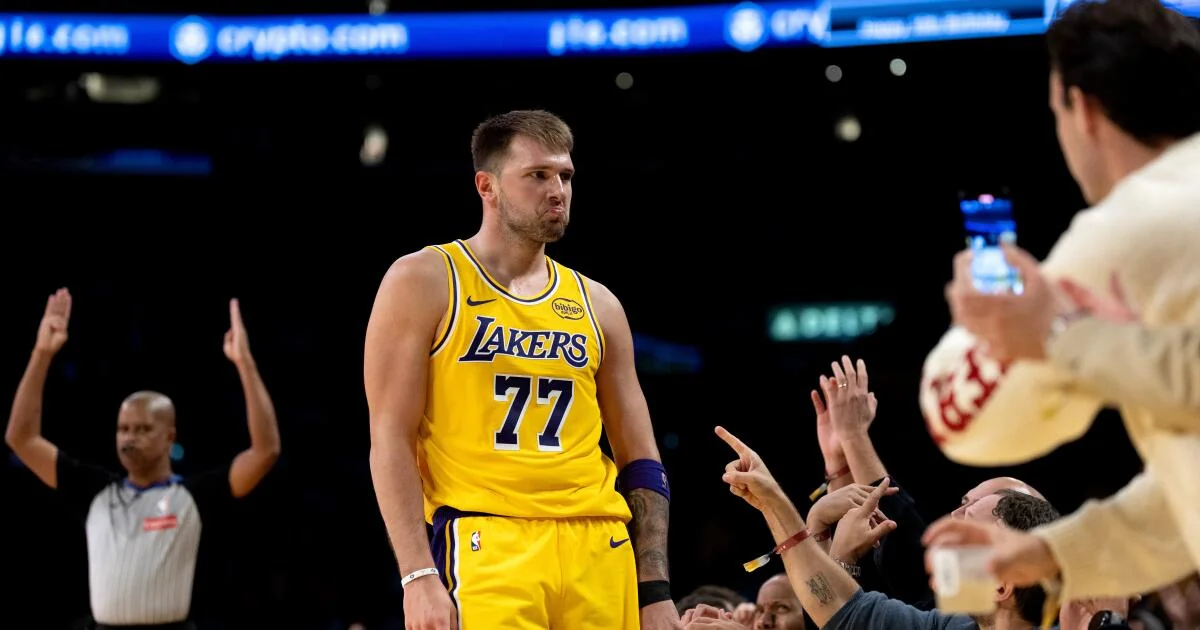 Luka Doncic scores 49 to lead Lakers to a rout of 20251027 045909