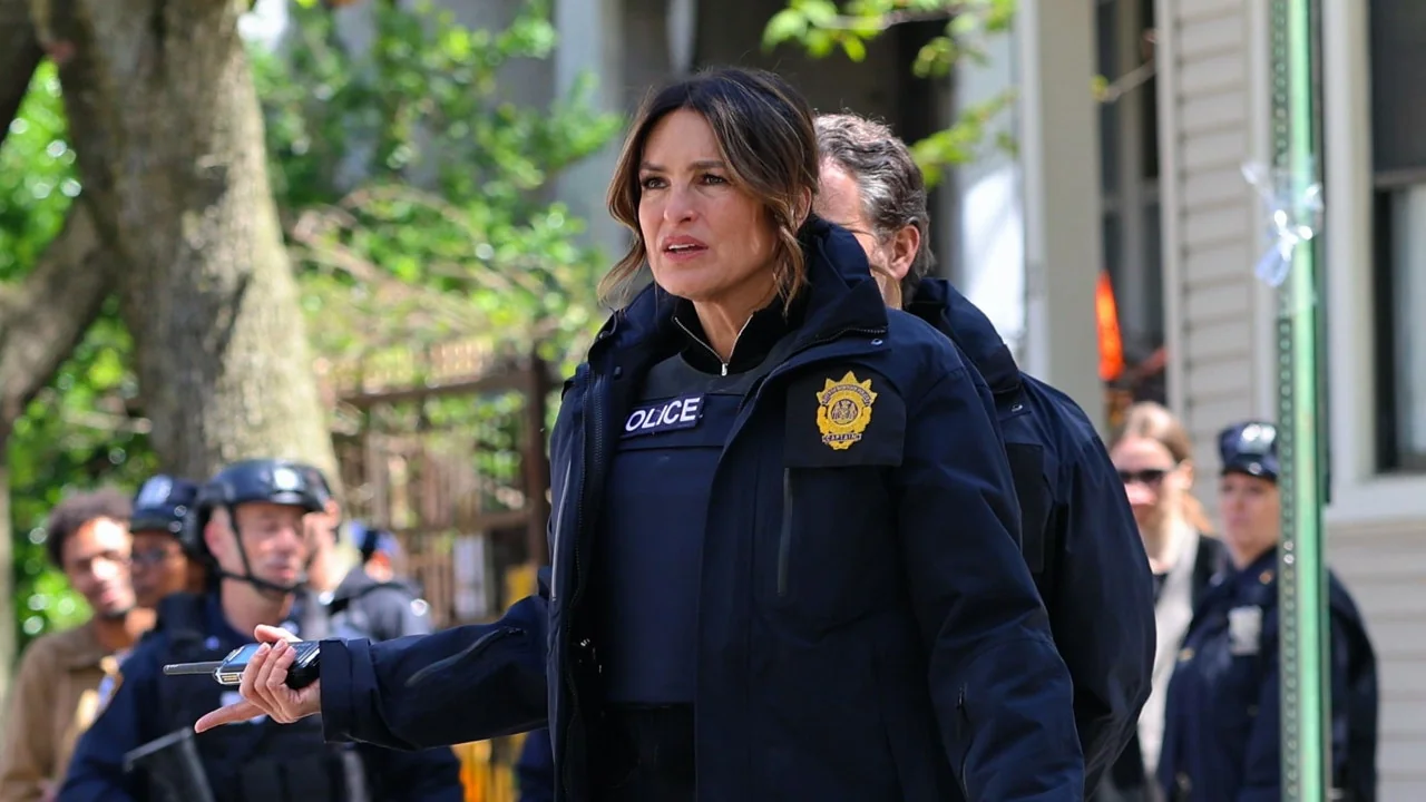 Mariska Hargitays family members colleagues and fa 20251027 051501