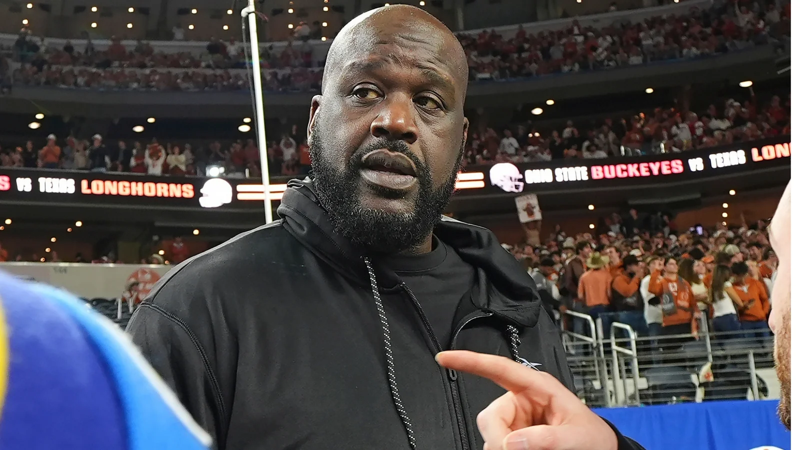 Shaquille ONeals custom Range Rover stolen while b 20251027 171356