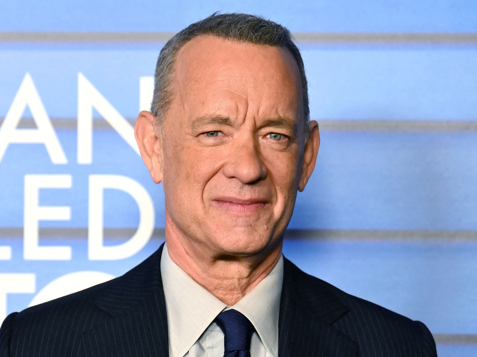 Tom Hanks goes incognito on NYC subway with mask a 20251024 092514