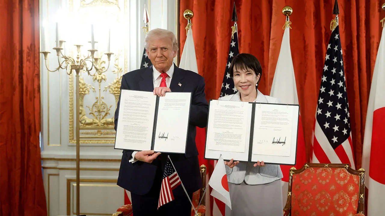 Trump Meets With Japans First Female Leader Signs 20251028 085239