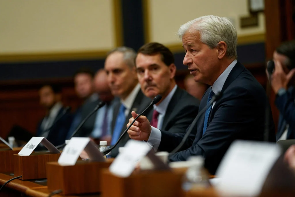 Us Senate Republicans Propose Raising Bank Secrecy 20251021 185804