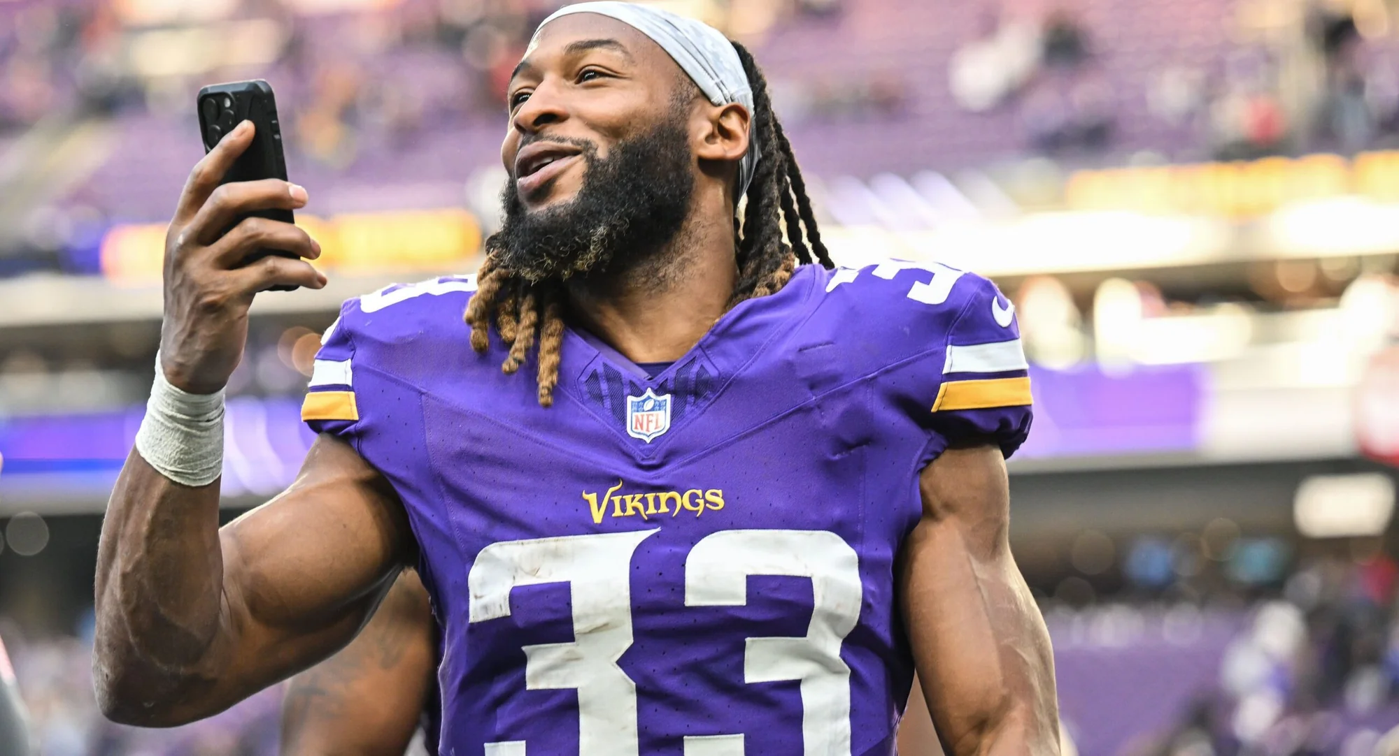 Vikings Rumors Spinning Around The Return Of Aaron 20251021 061514