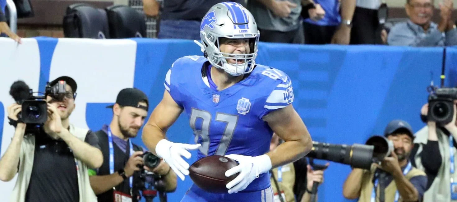 Who Should I Start Sam LaPorta or Tre Tucker 20251021 015120