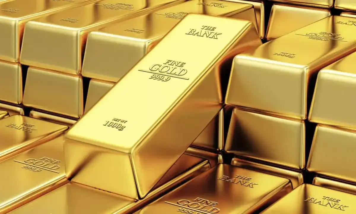 Gold Soars to $4,000/oz (2025)