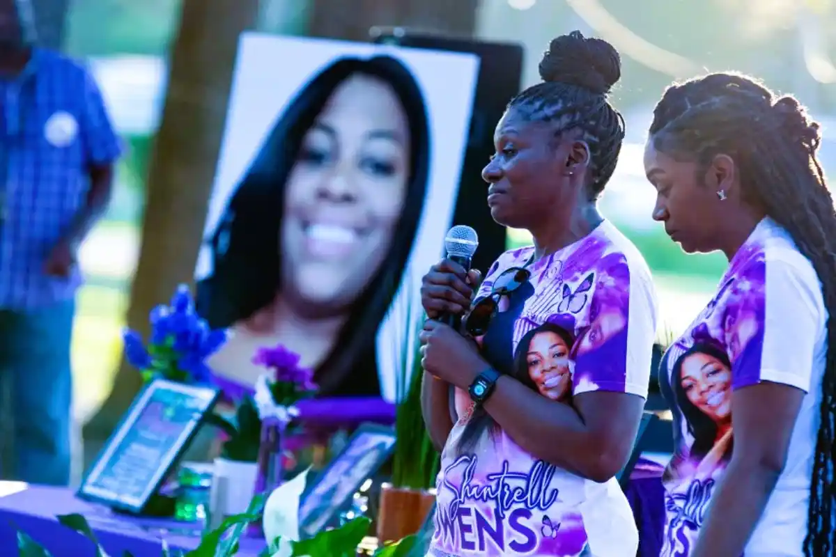 The Perfect Neighbor : From Gun Violence to Community Investment, Healing & Hope