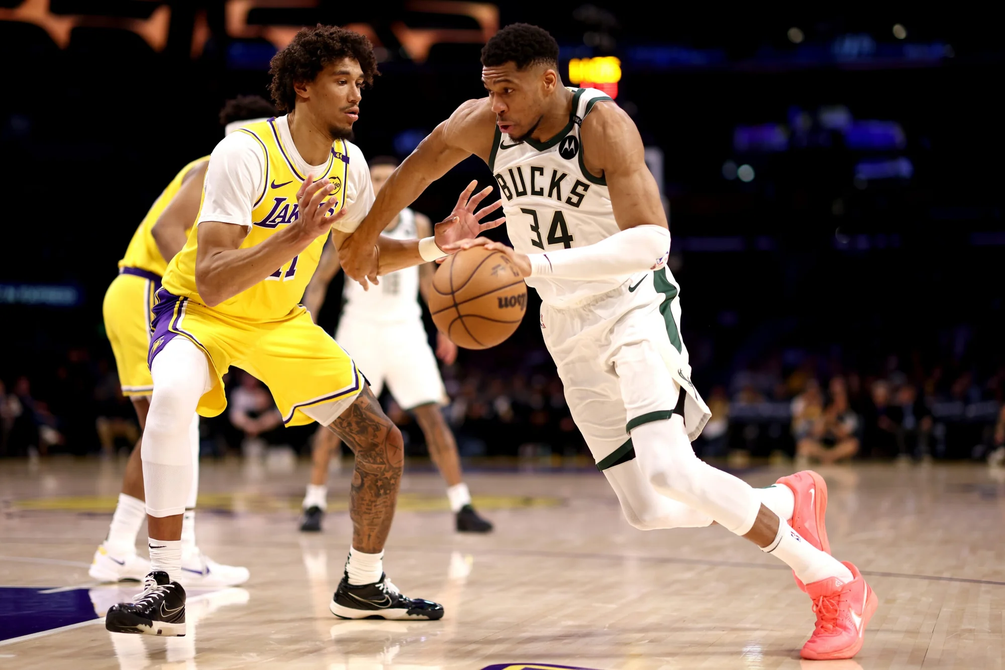 3 Things To Watch In Bucks Lakers On Nba Tv 20251116 021740