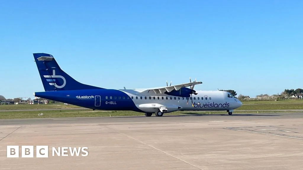 Blue Islands Aurigny and Loganair step in to rescu 20251115 152730