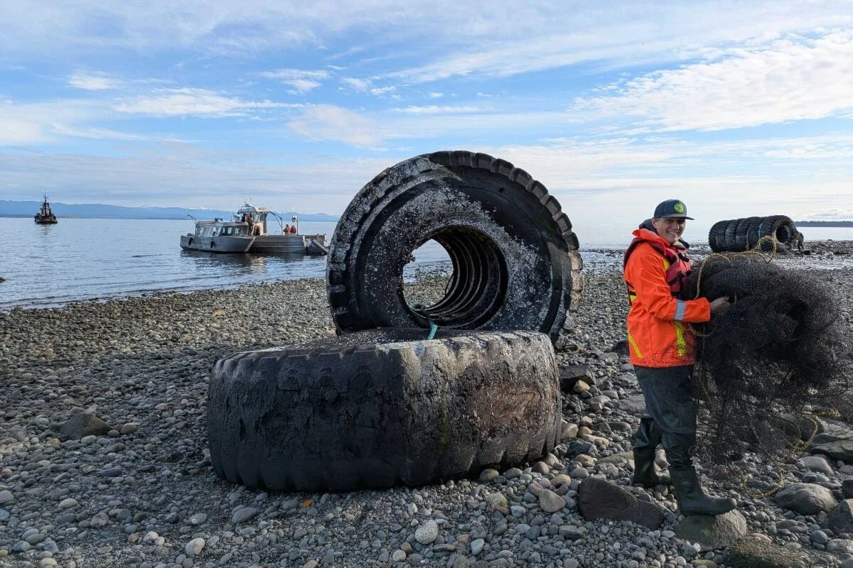 Community steps up to remove giant tires littering 20251106 030442