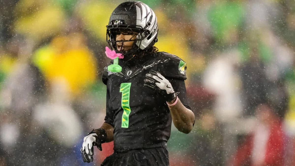 Dakorien Moore Injury Oregon Star Wr Injured Will 20251109 022139