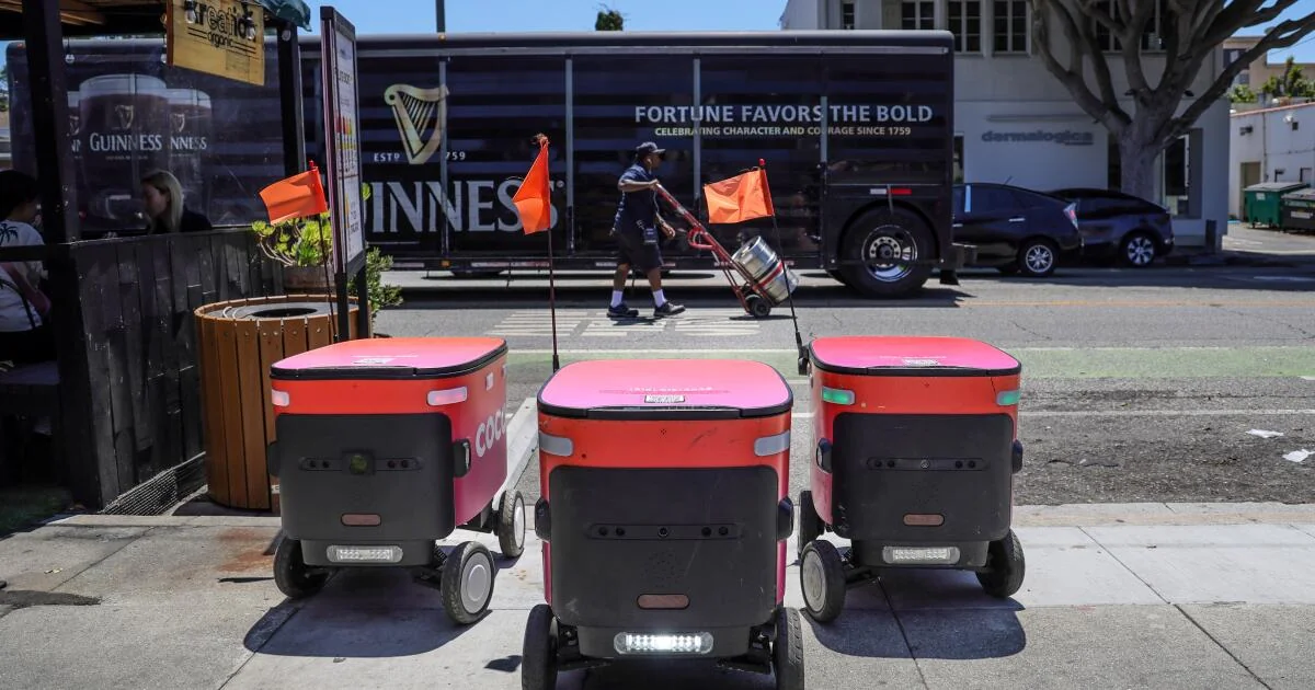 Delivery bots can now bring you groceries in these 20251113 221302