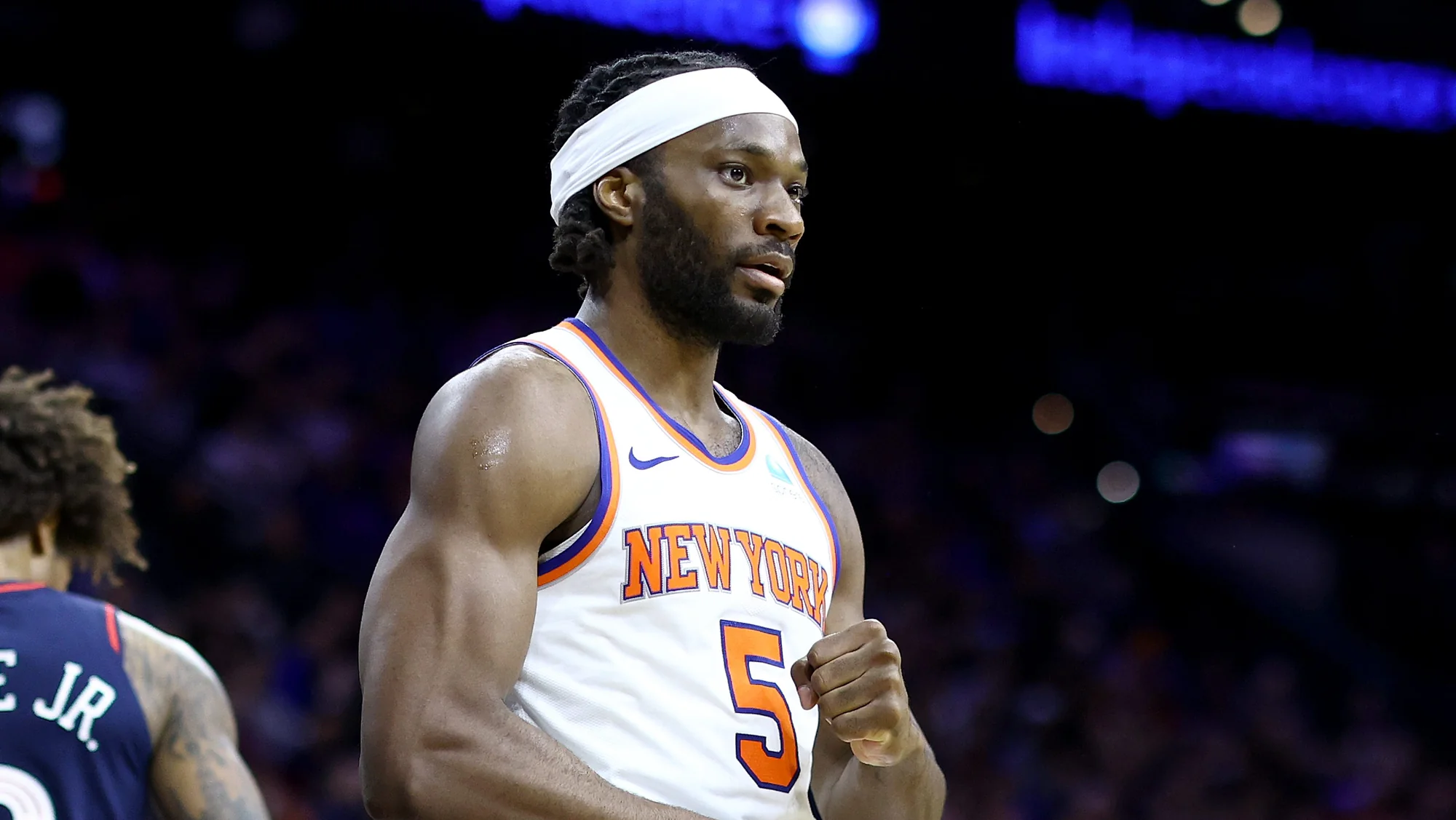 Ex Knicks Big Man Makes Surprise Move Amid Frontco 20251107 004241