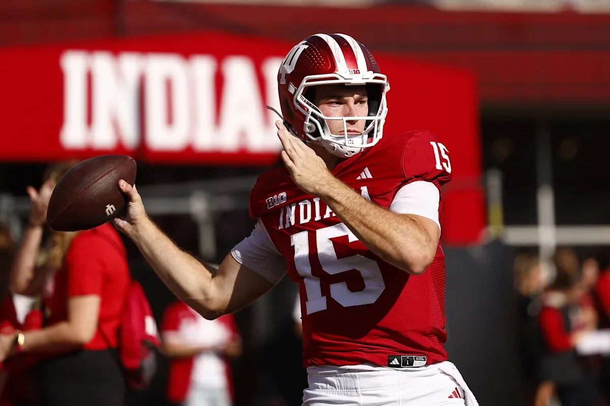 Heisman Trophy rankings 3 favorites plus 6 long sh 20251123 005915