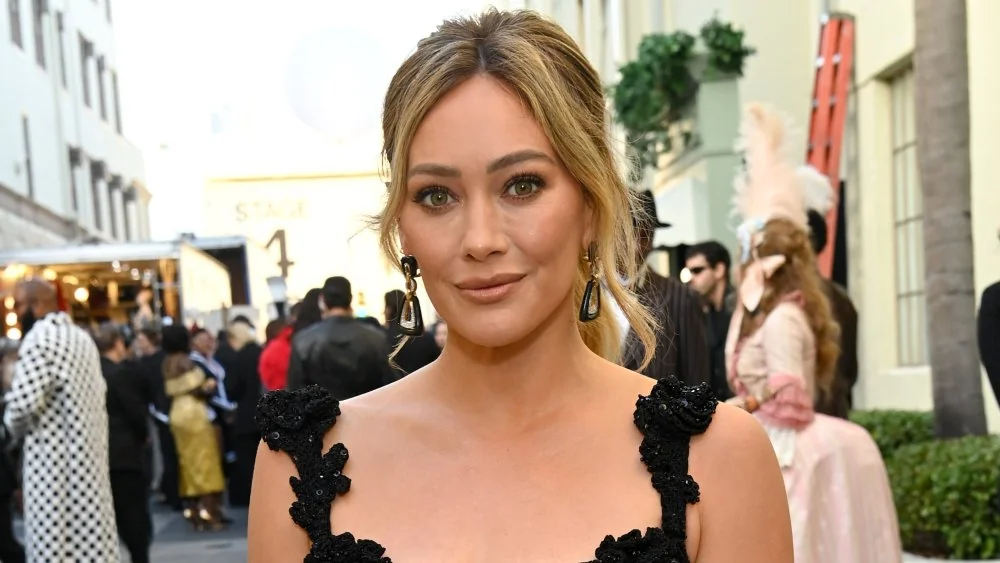 Hilary Duff Teases New Music Will Be Released Real 20251103 202040