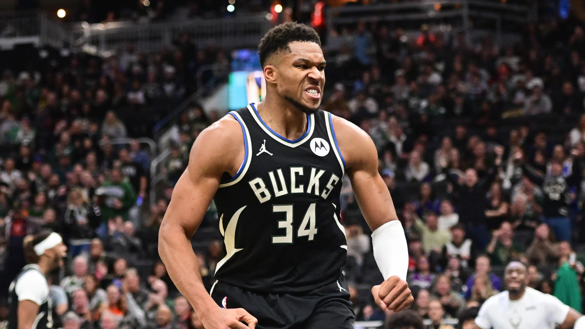 Is Giannis Antetokounmpo playing today NBA Cup inj 20251129 004552