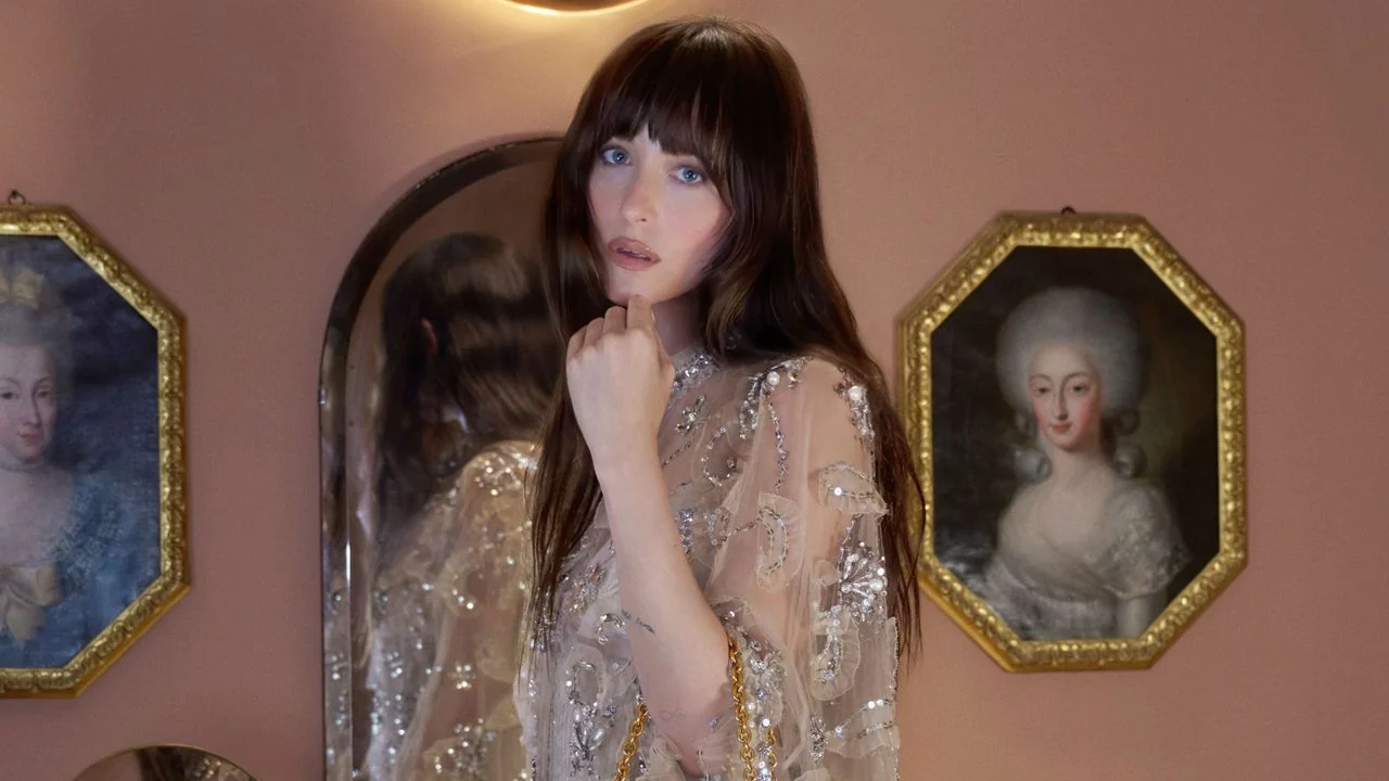 It Makes Me Look Insane Dakota Johnson On The Autu 20251108 034531