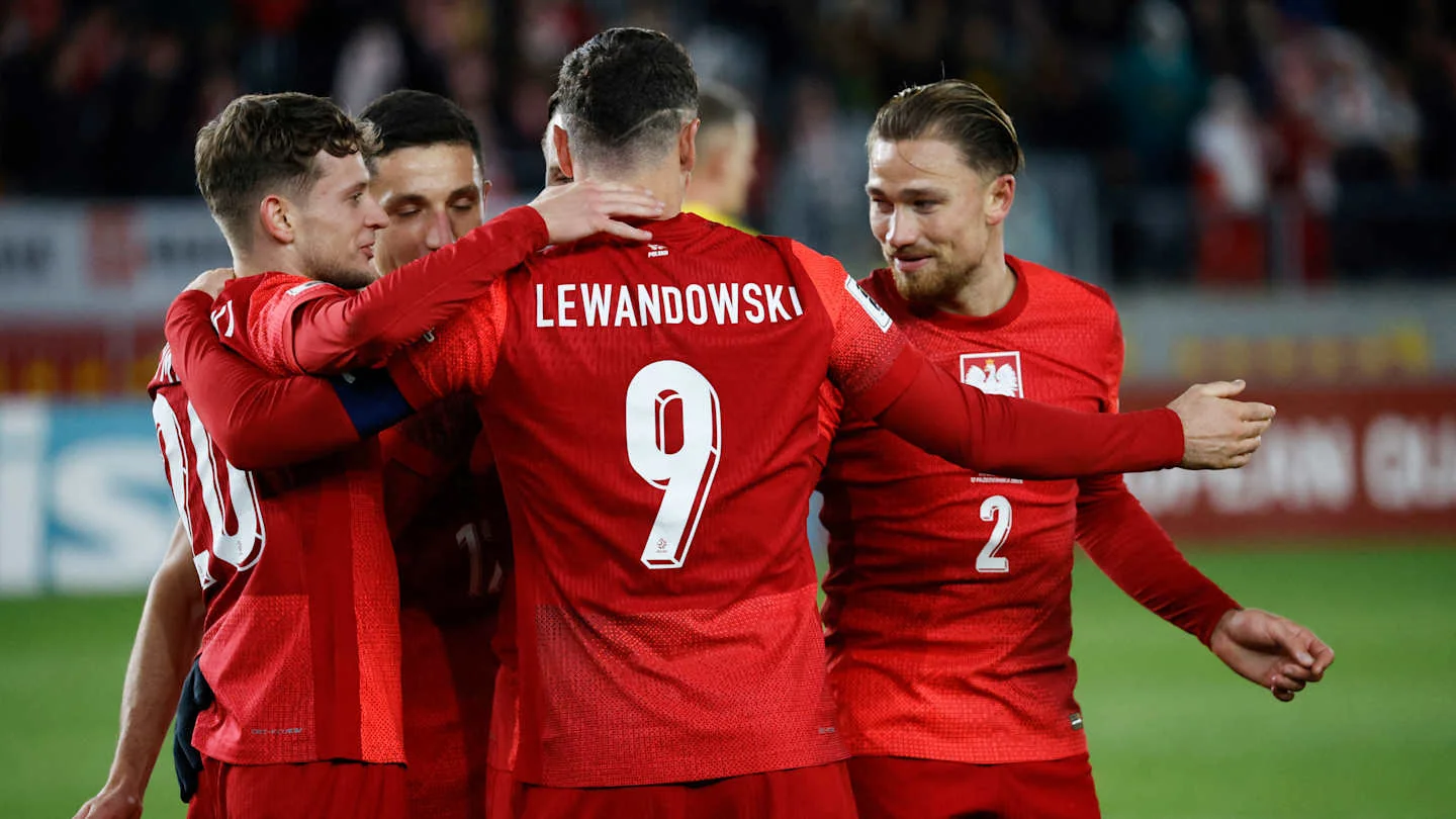 La Posible Alineacion Titular De Polonia Para Enfr 20251114 212731