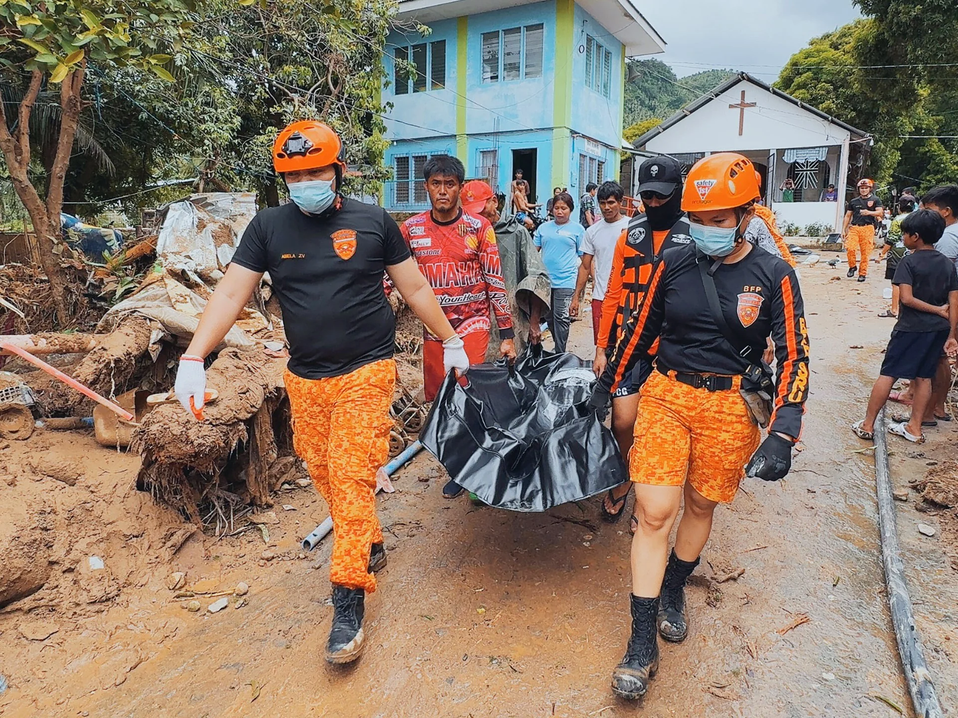 Landslides Kill Dozens As Heavy Rains Lash Southea 20251118 122949