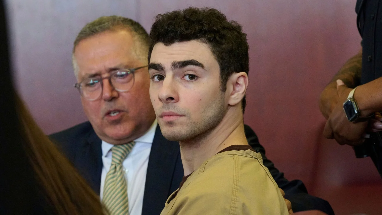 Luigi Mangione back in court on Monday for pre tri 20251201 020351