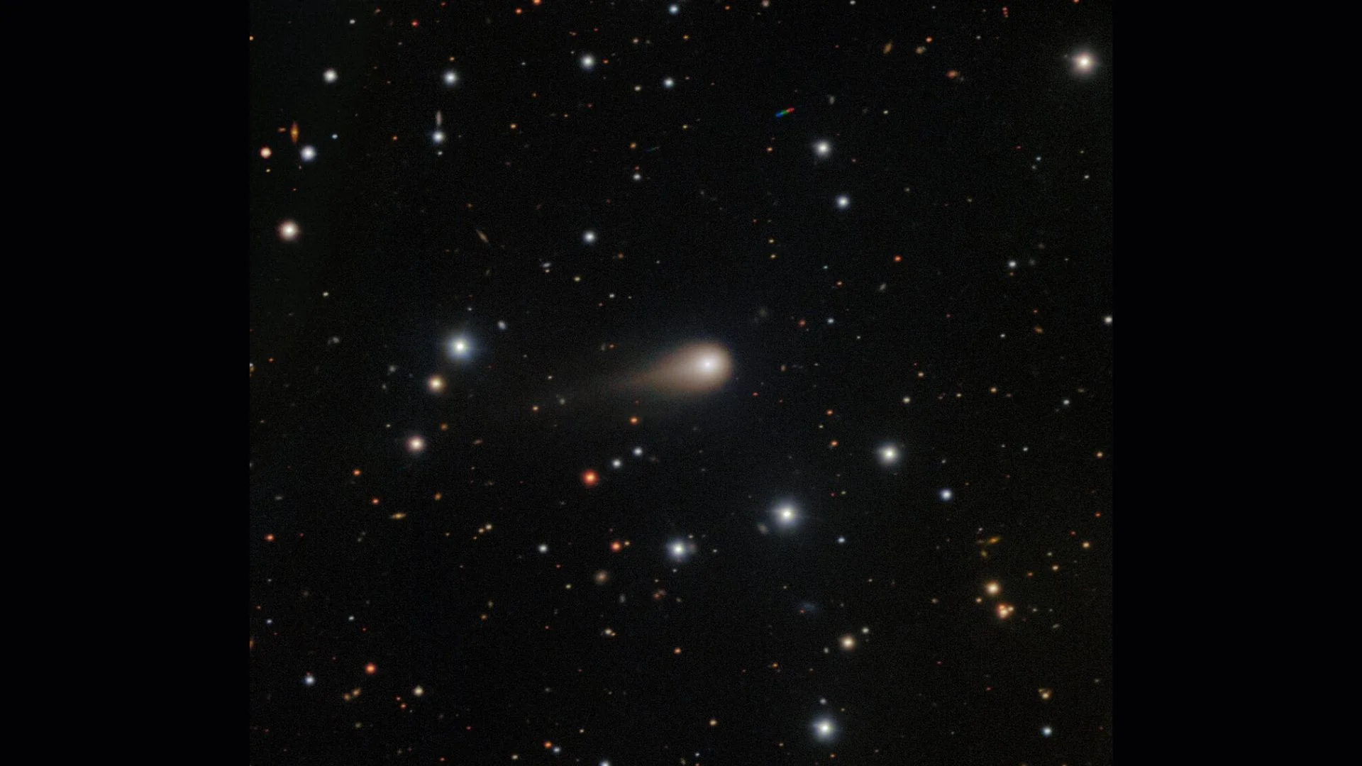 No interstellar comet 3IATLAS hasnt changed color 20251110 185909