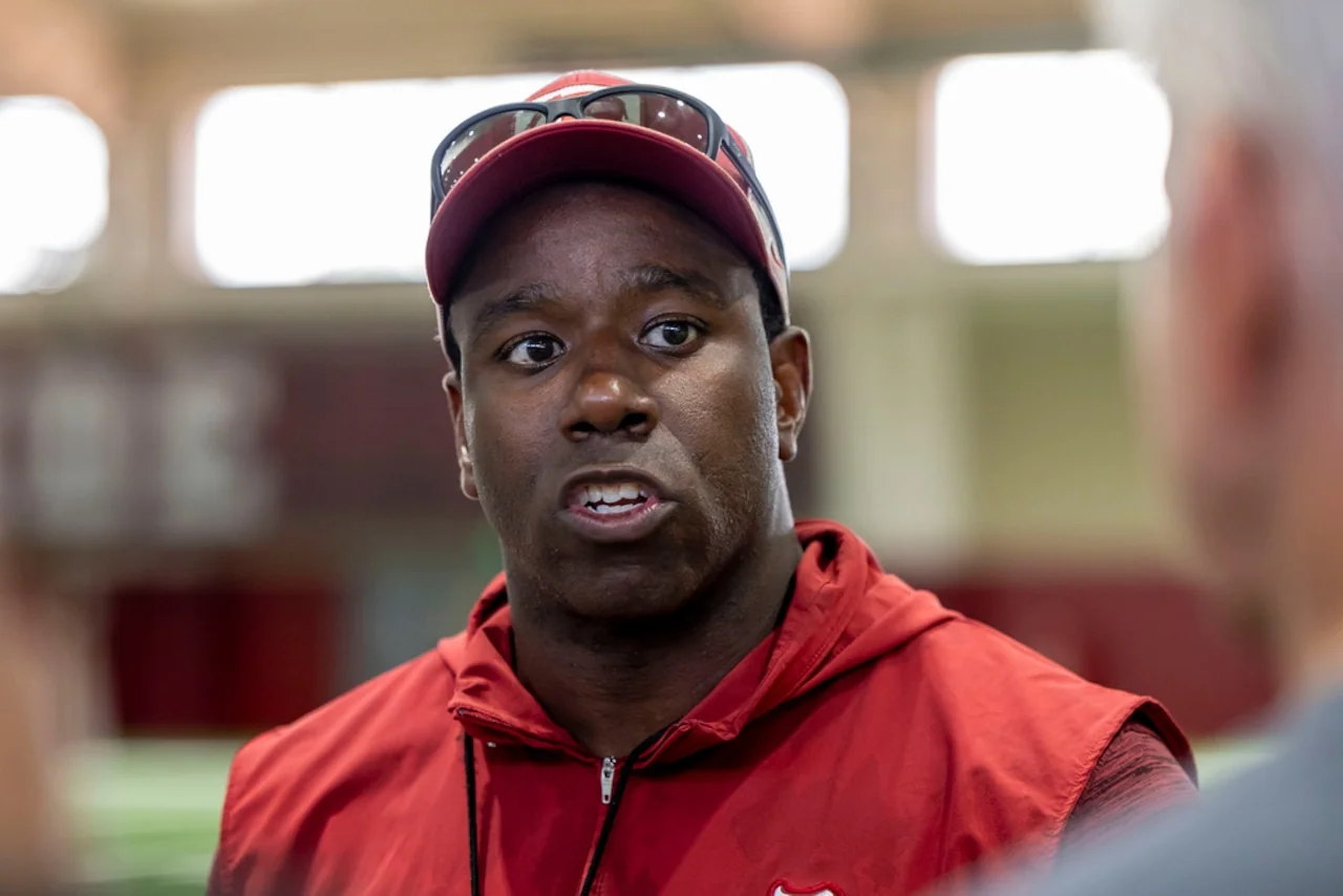 Oregon States football coaching search appears to 20251126 082658