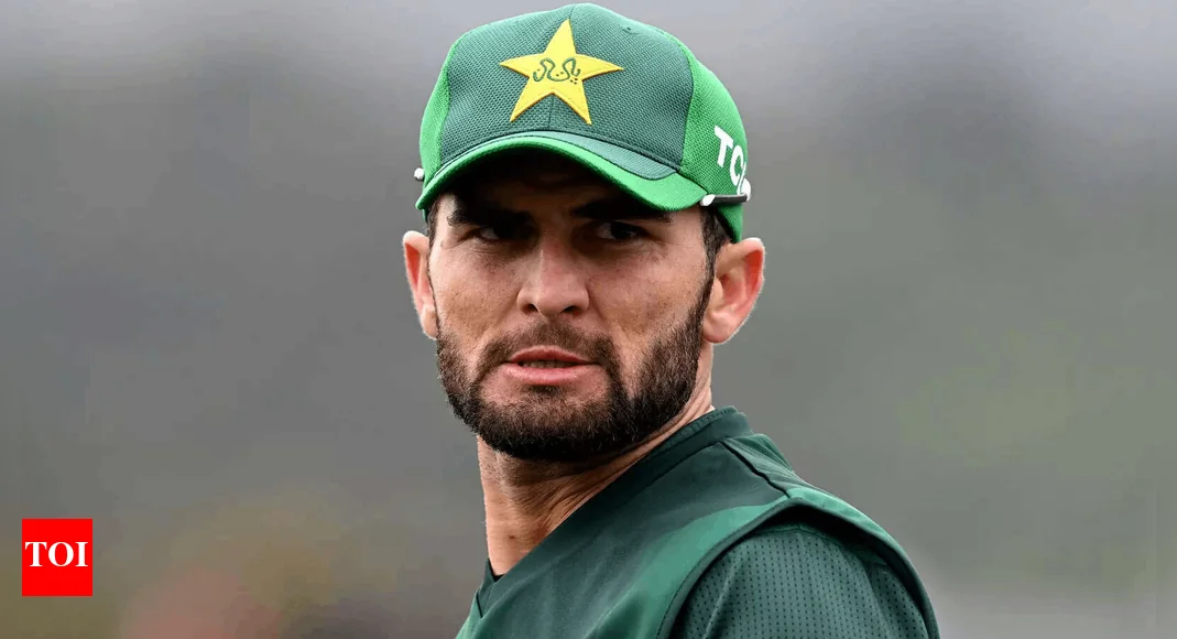 Pakistan Captain Afridi Warns His Players Before S 20251114 112915