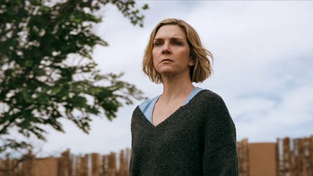 Pluribus Review This New Sci Fi From Breaking Bads 20251107 041457