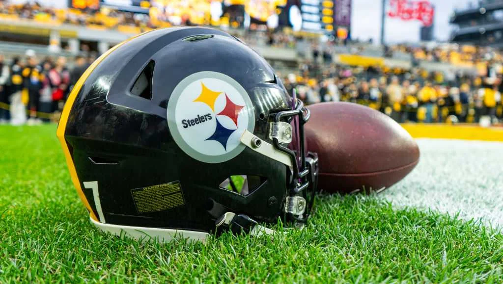 Quarterback Aaron Rodgers Says Pittsburgh Needs To 20251118 011801