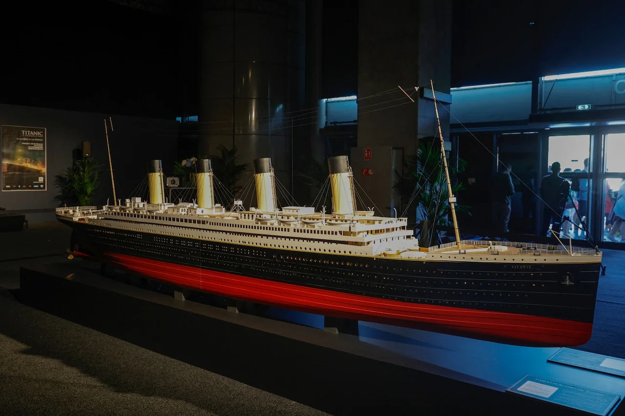 Rare Titanic artifact makes first public appearanc 20251109 111147