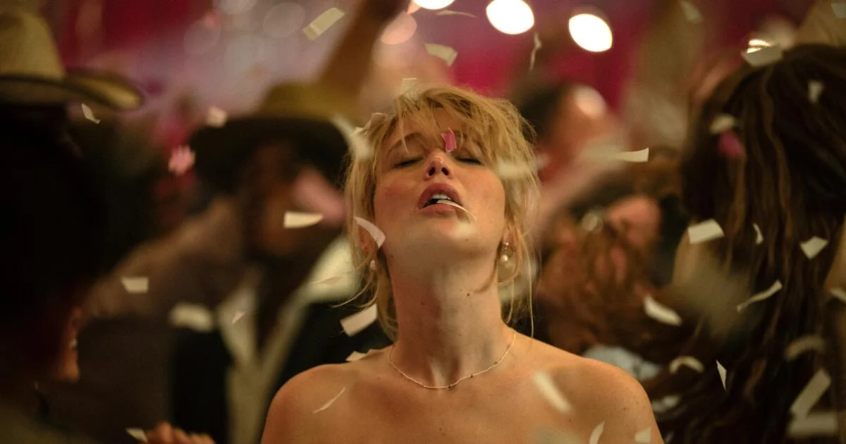 Review Jennifer Lawrence Gives Everything To The W 20251106 070543