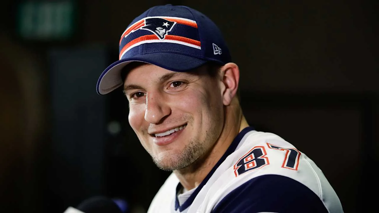 Rob Gronkowski Says Decision To Sign One Day Contr 20251114 022412