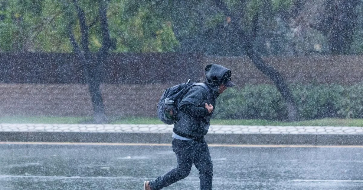 Socal Rain Forecast Intensifies Record Setting Sho 20251114 103902