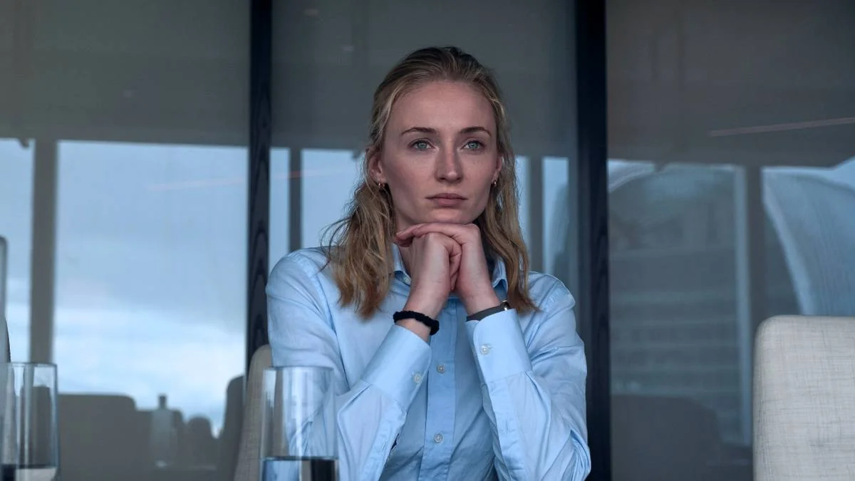 Sophie Turner Is Caught In The Middle Of A Histori 20251119 102809