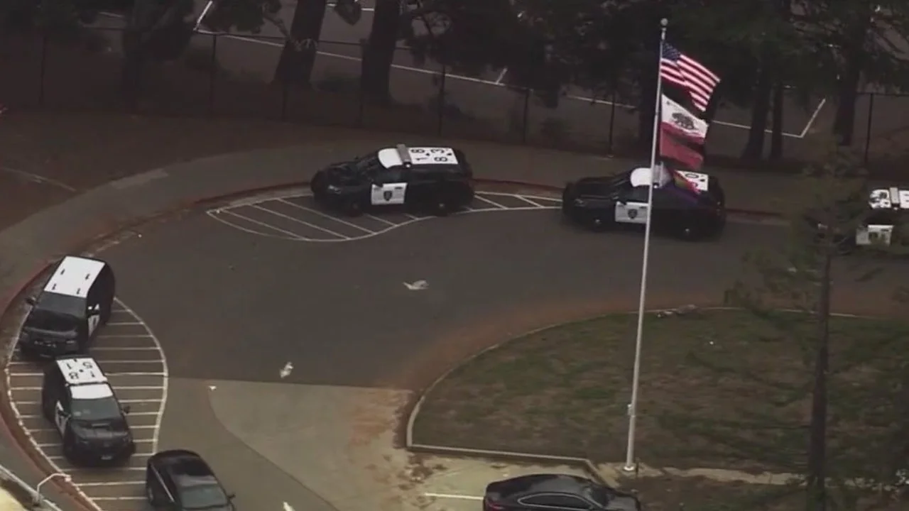 Student Shot At Skyline High School In Oakland 2 S 20251113 085534
