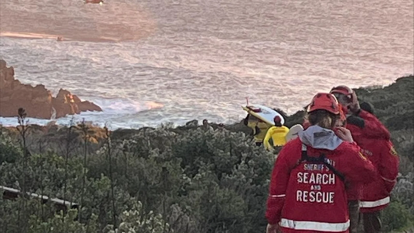 Wave drags US Army soldier into ocean at same park 20251125 101222
