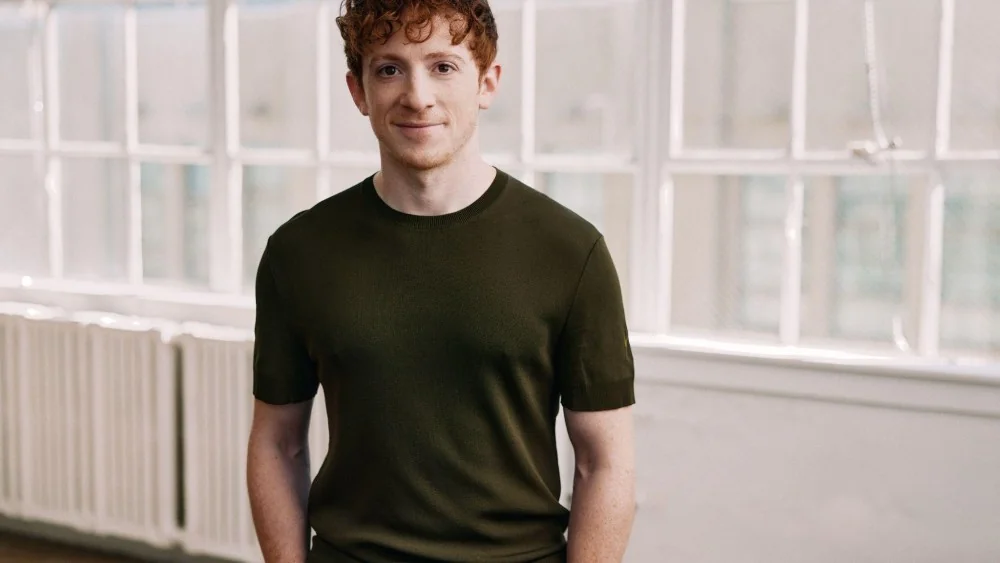 Wicked For Good Star Ethan Slater Signs With Verve 20251107 043808