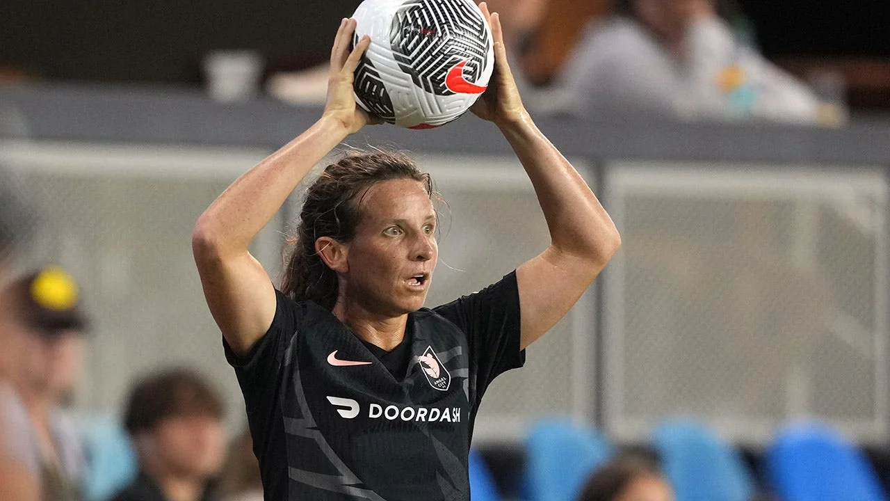 Womens pro soccer player faces teammates rebuke af 20251104 173813