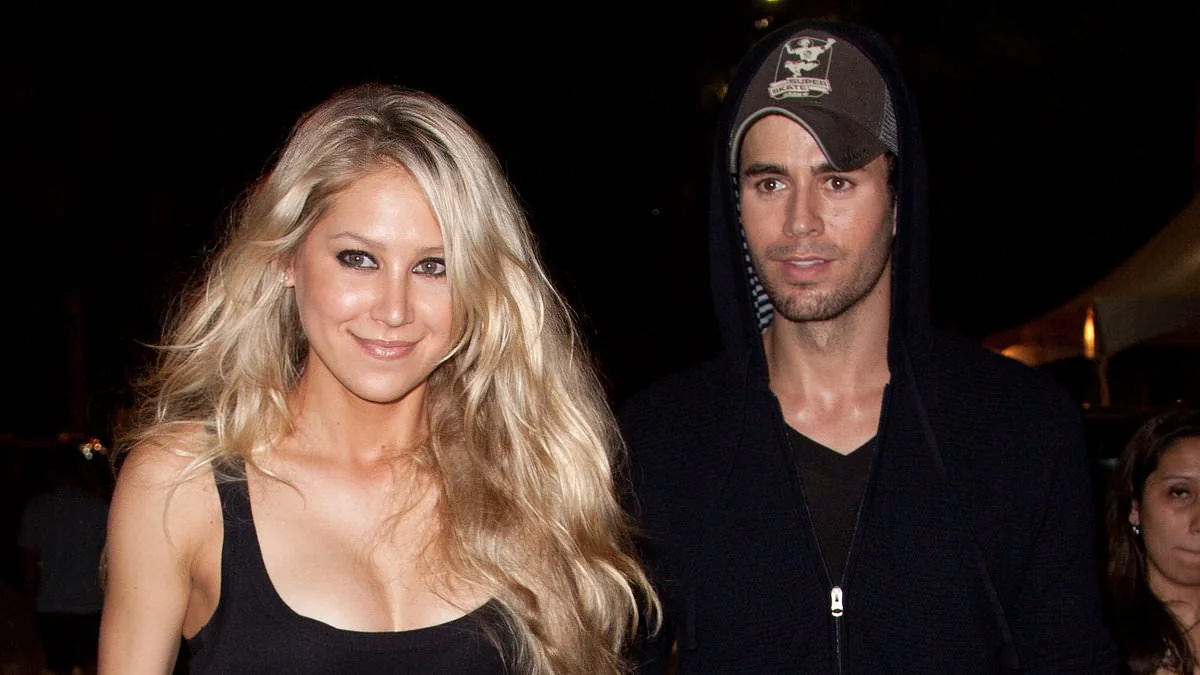 Anna Kournikova and Enrique Iglesias welcome fourt 20251223 005625